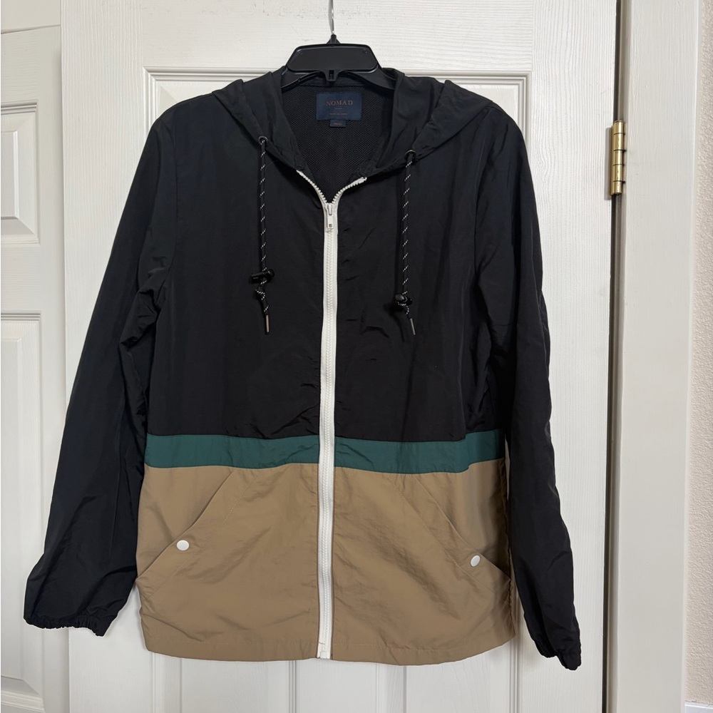 Nomad Black Pine Khaki Versailles rain jacket men’s small